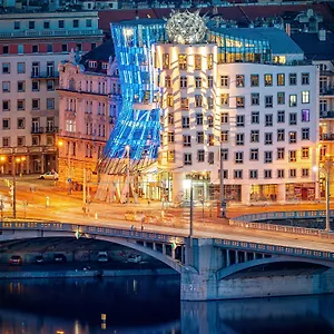 Dancing House - Tancici Dum 4* Прага